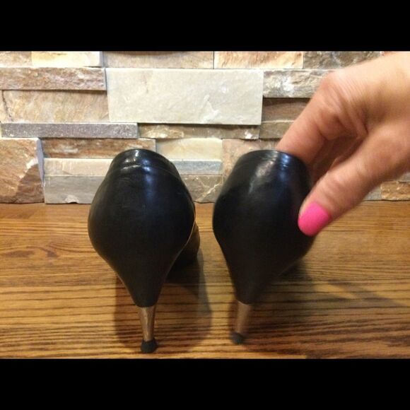 CELINE Black shoes with a small metal heel - Picture 3 of 7